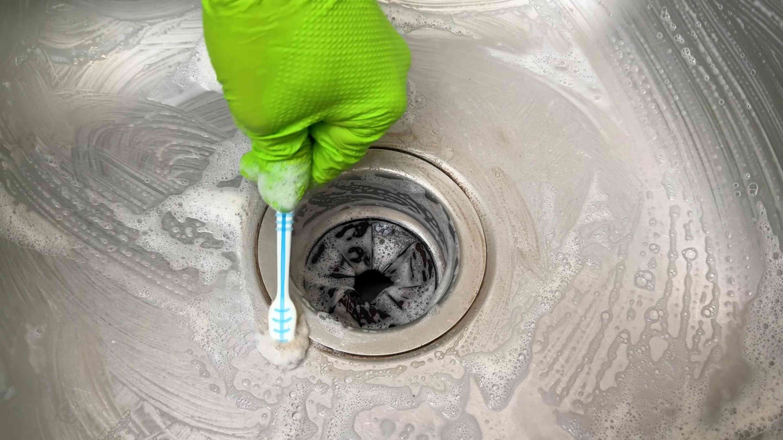 Edelstahlspüle reinigen Tipps