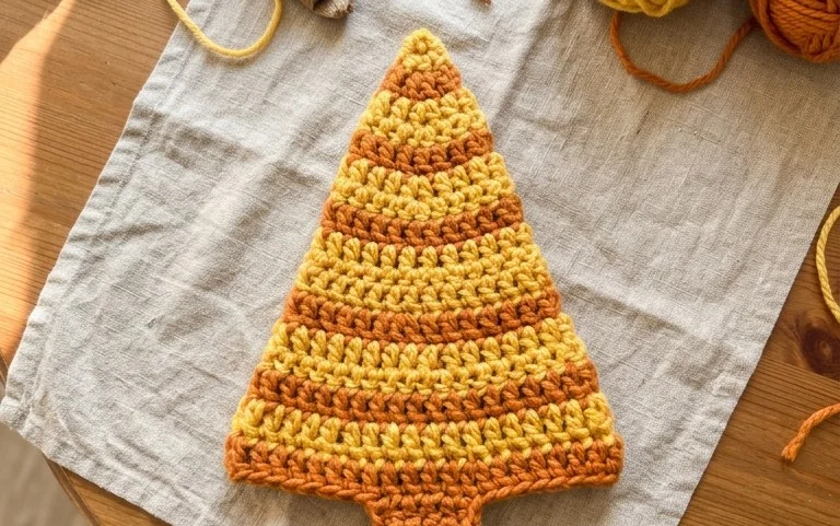 Free Crochet Christmas Tree Pattern – Rainbow Ruffle Tree